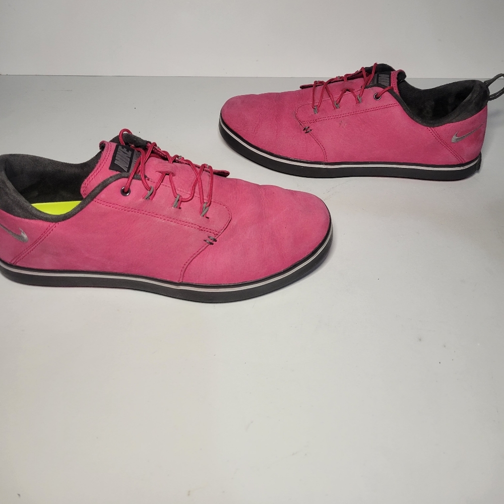 Womans Nike Lunar Adapt size 8! Nubuck/Suede Cozy